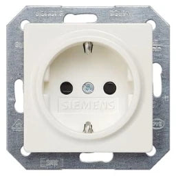 SIEMENS Schuko socket with increased touch protection. DELTA i-system, titanium white – 5UB1518