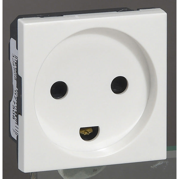 EXP_KLA Danish Standard (SL), 2P+E 13 A, with increased touch protection, Colour: white – EXP 077508