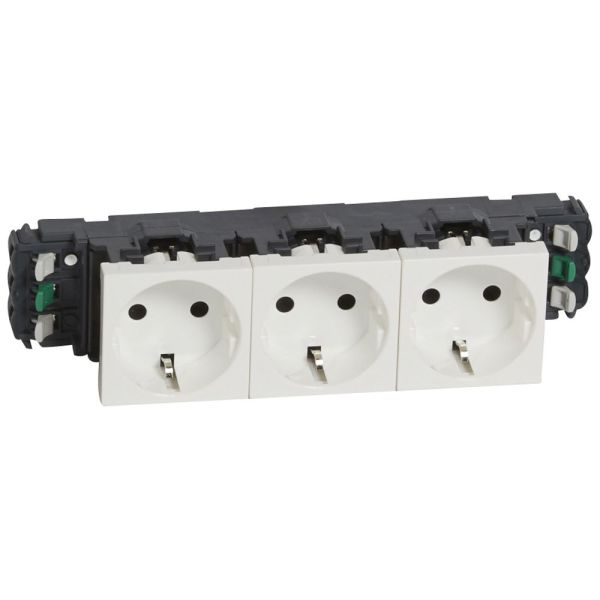 Schuko sockets, 3-gang (6 modules), color: white (RAL 9003) – 077403